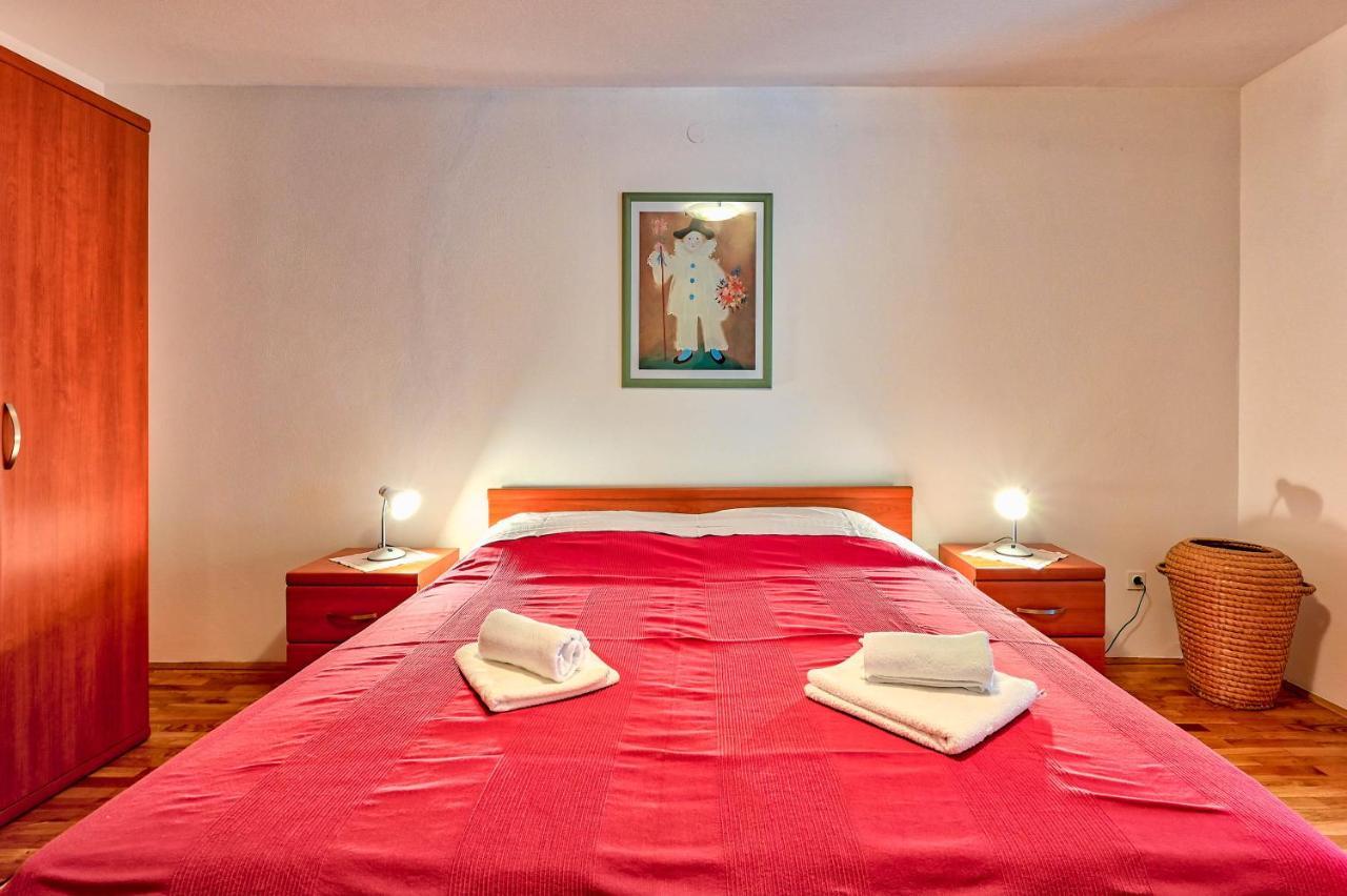 Iby Apartment พูลา ภายนอก รูปภาพ