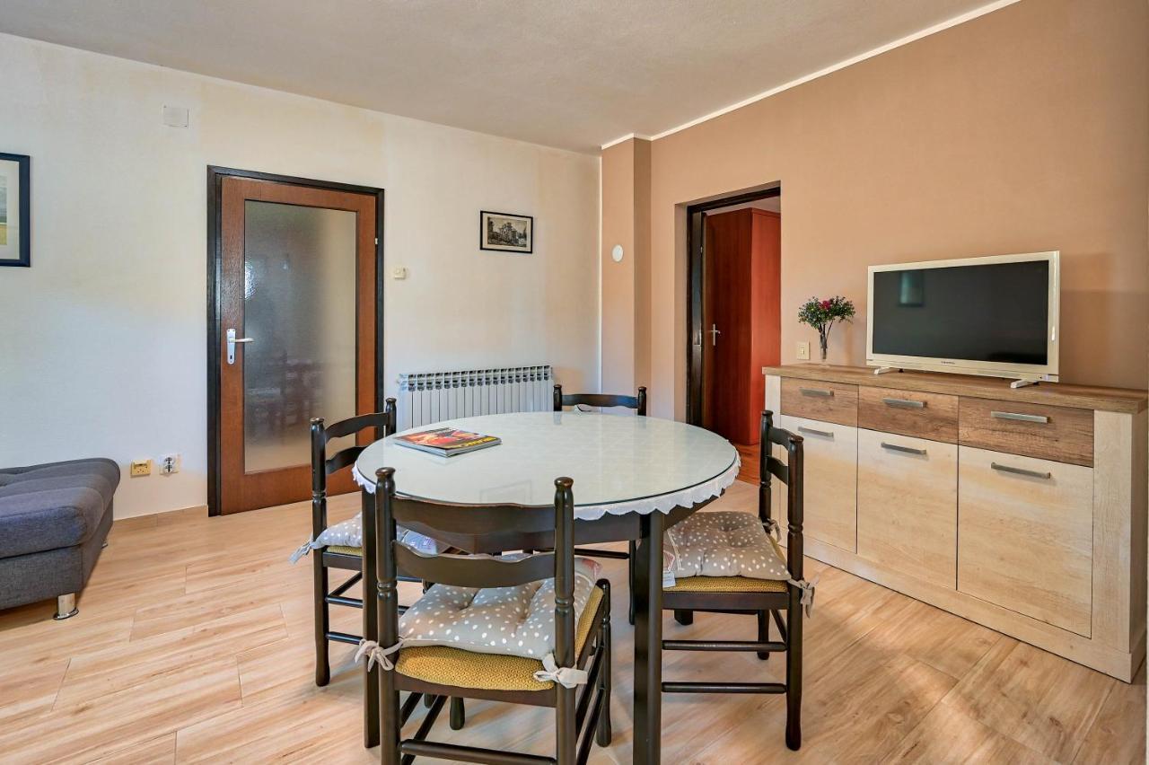 Iby Apartment พูลา ภายนอก รูปภาพ