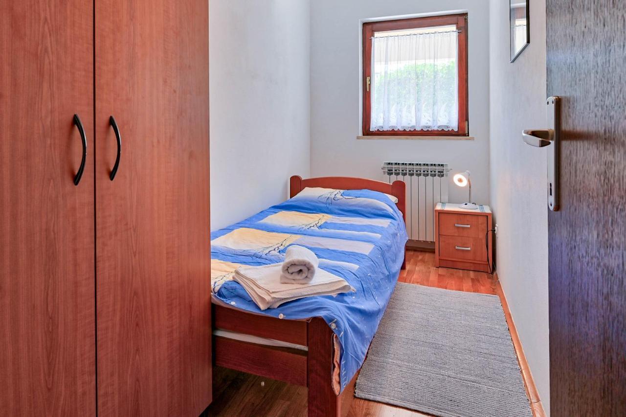 Iby Apartment พูลา ภายนอก รูปภาพ