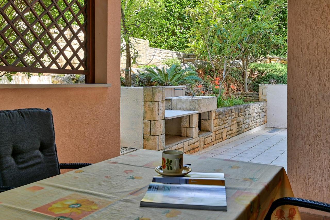 Iby Apartment พูลา ภายนอก รูปภาพ