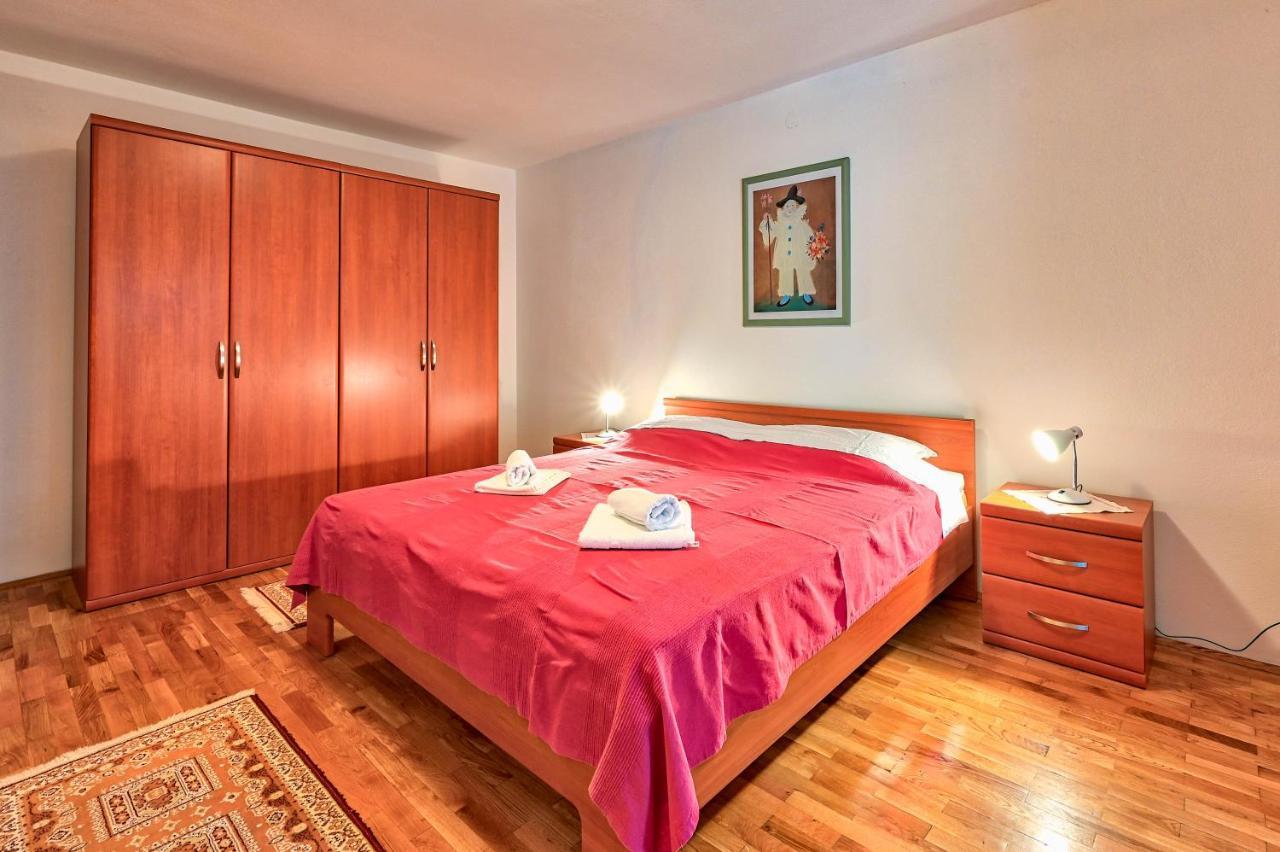 Iby Apartment พูลา ภายนอก รูปภาพ