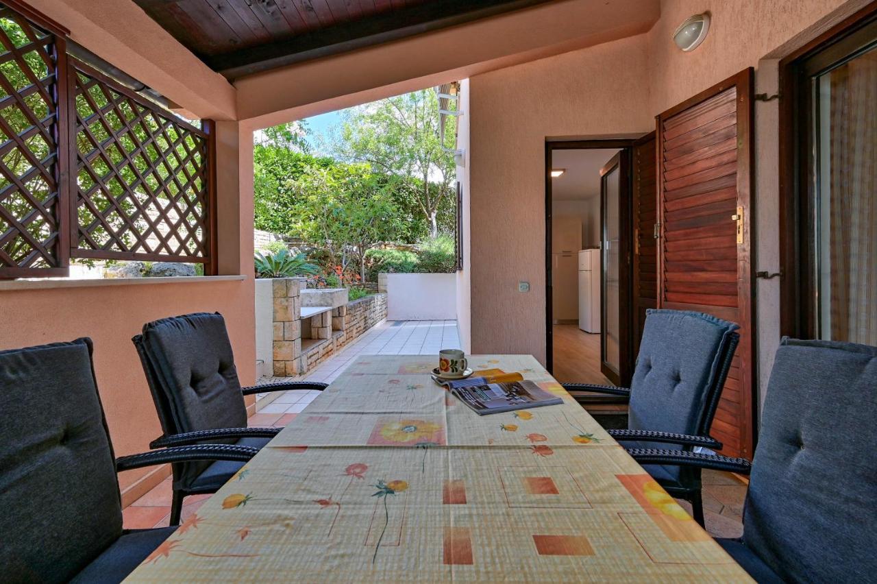 Iby Apartment พูลา ภายนอก รูปภาพ